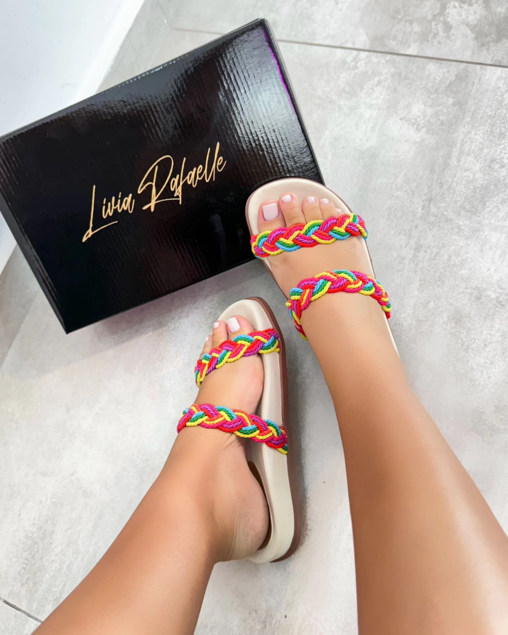 PÉ NA AREIA - COLORIDA