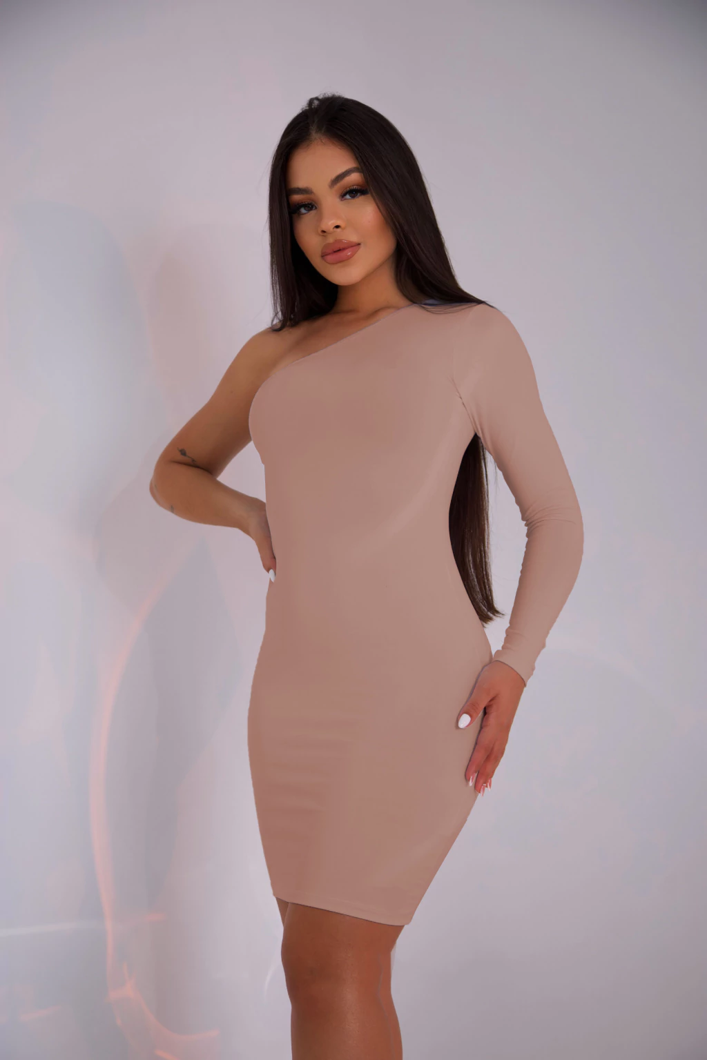 VESTIDO MANGA ÚNICA BASIC - NUDE